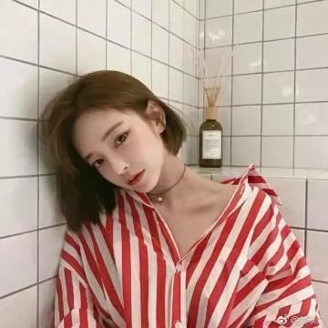 玛丽莲有深黑之眸